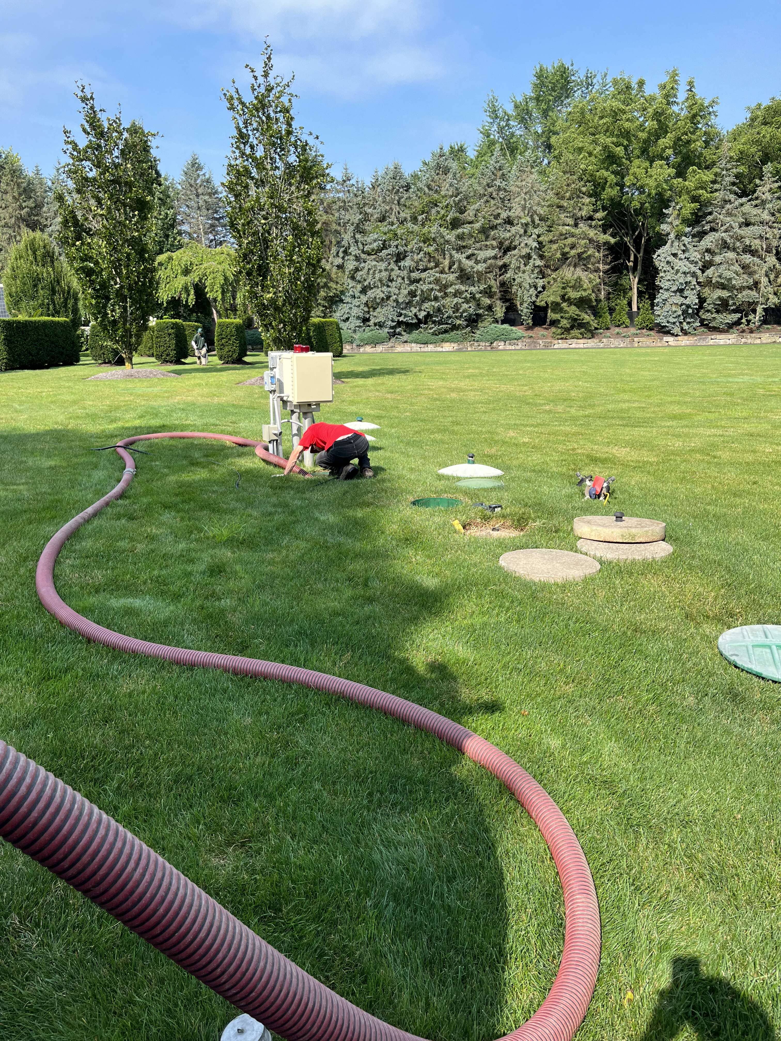 Efficient Septic System Maintenance Truck for Tank Cleanings in Multiple Counties